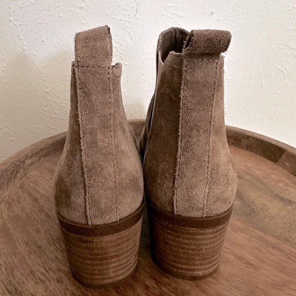 DV Booties- 7.5 - Picture 3 of 5